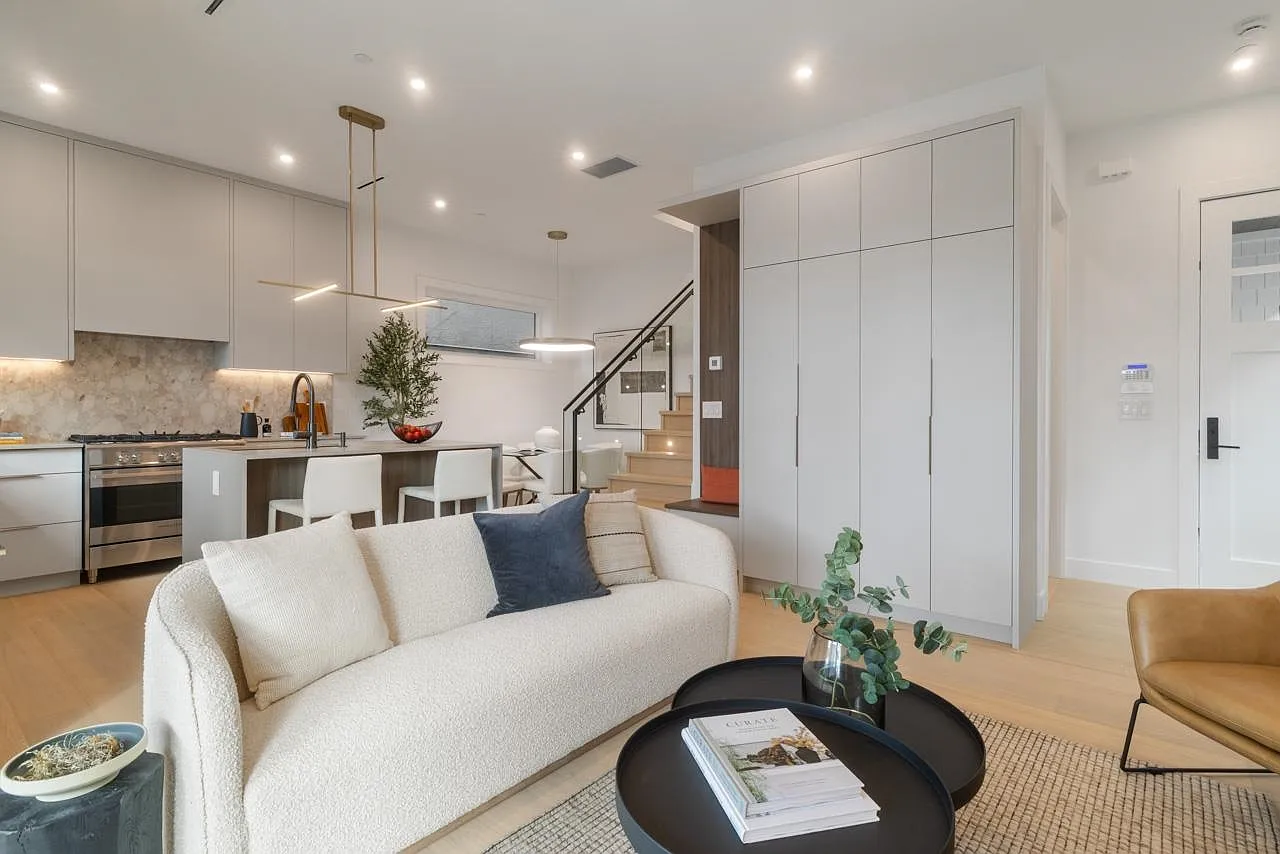 514 - 408 East Columbia