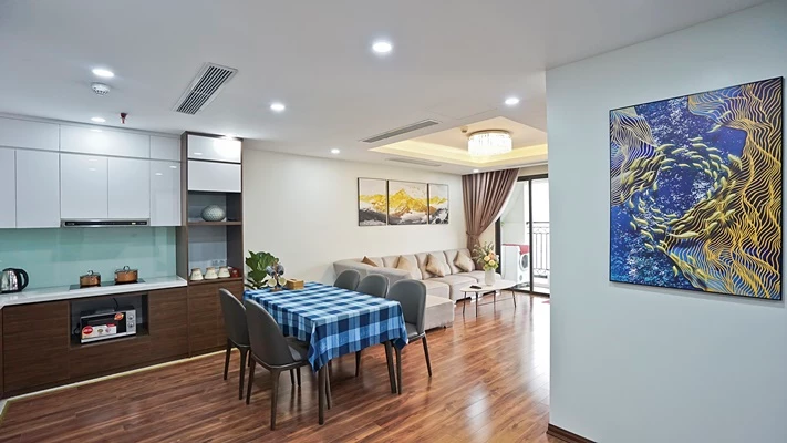 Good quality 3 bedroom apartment for rent now in Xuan Dieu, Quang An