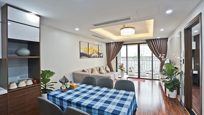Good quality 3 bedroom apartment for rent now in Xuan Dieu, Quang An